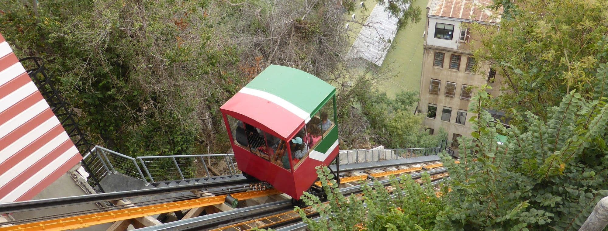 Ascensor El Peral, funicular de 1902 en Valparaíso
